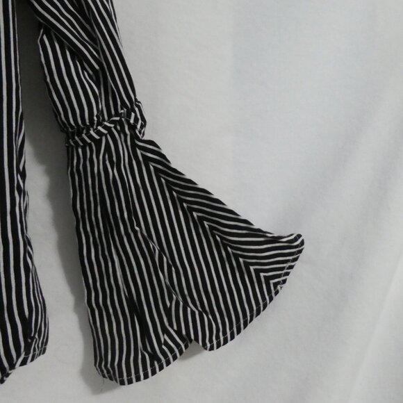 STREETWEAR SOCIETY | medium | Black and White Off The Shoulder Shirt - Picture 9 of 16